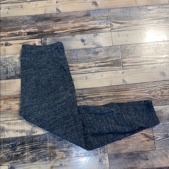 Calvin Klein Grey leggings with zipper pockets size large - Picture 1 of 4